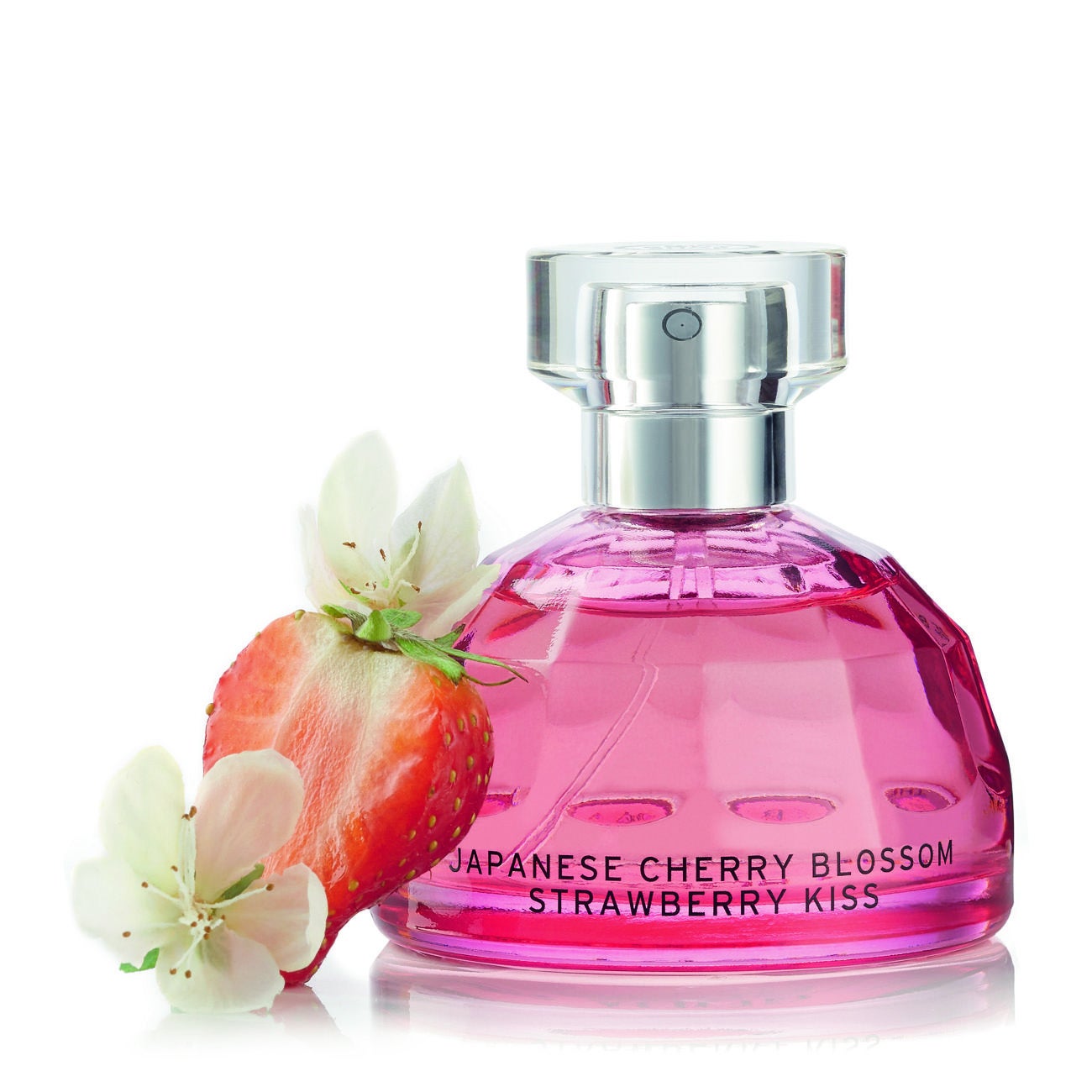 Japanese Cherry Blossom Strawberry Kiss de The Body Shop. Un toque afrutado para una fragancia adictiva, elaborada sin crueldad animal. Para Mujer. (27€, 50 ml)