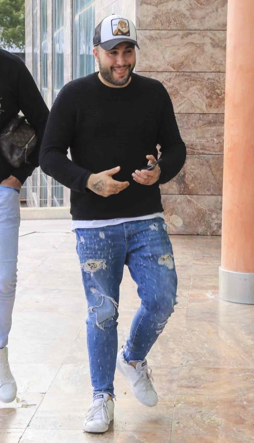 Kiko Rivera en una foto a la salida del hospital donde acababa de nacer su hija Carlota, el 30 de enero de 2018.