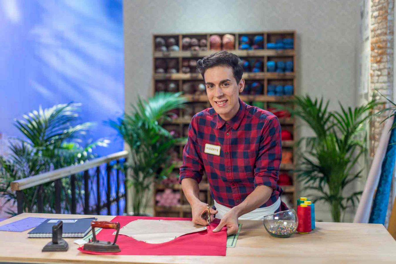 Vicente, concursante de 'Maestros de la costura', es el gemelo de Sergio, con quien tiene una marca de ropa.