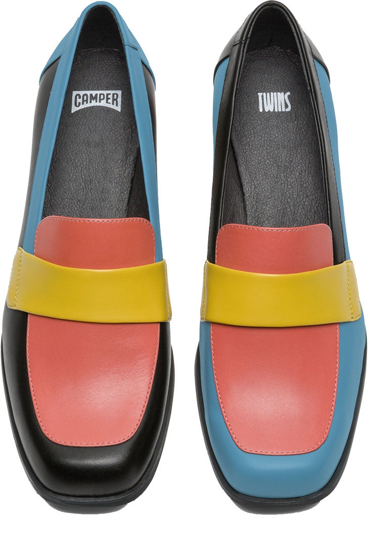 Desde entonces, la firma menorquina ha ahondado en esta idea sobre la individualidad complementaria y ahora, 30 años después de aquella osadía que los consumidores adoptaron con rapidez, vuelve a diseñar una colección cápsula con modelos para mujer y hombre.