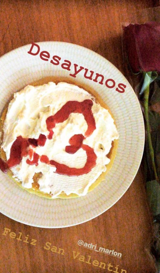 Ana Fernandez felicita a su chico, Adrián Marlon, San Valentín con este delicioso y dulce desayno.