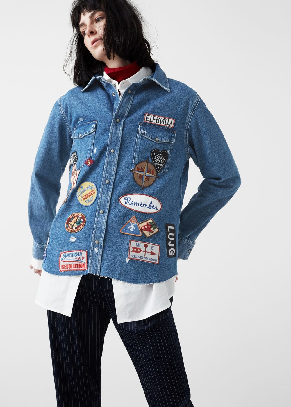 Camisa demin con parches de Mango Outlet: 10 euros.