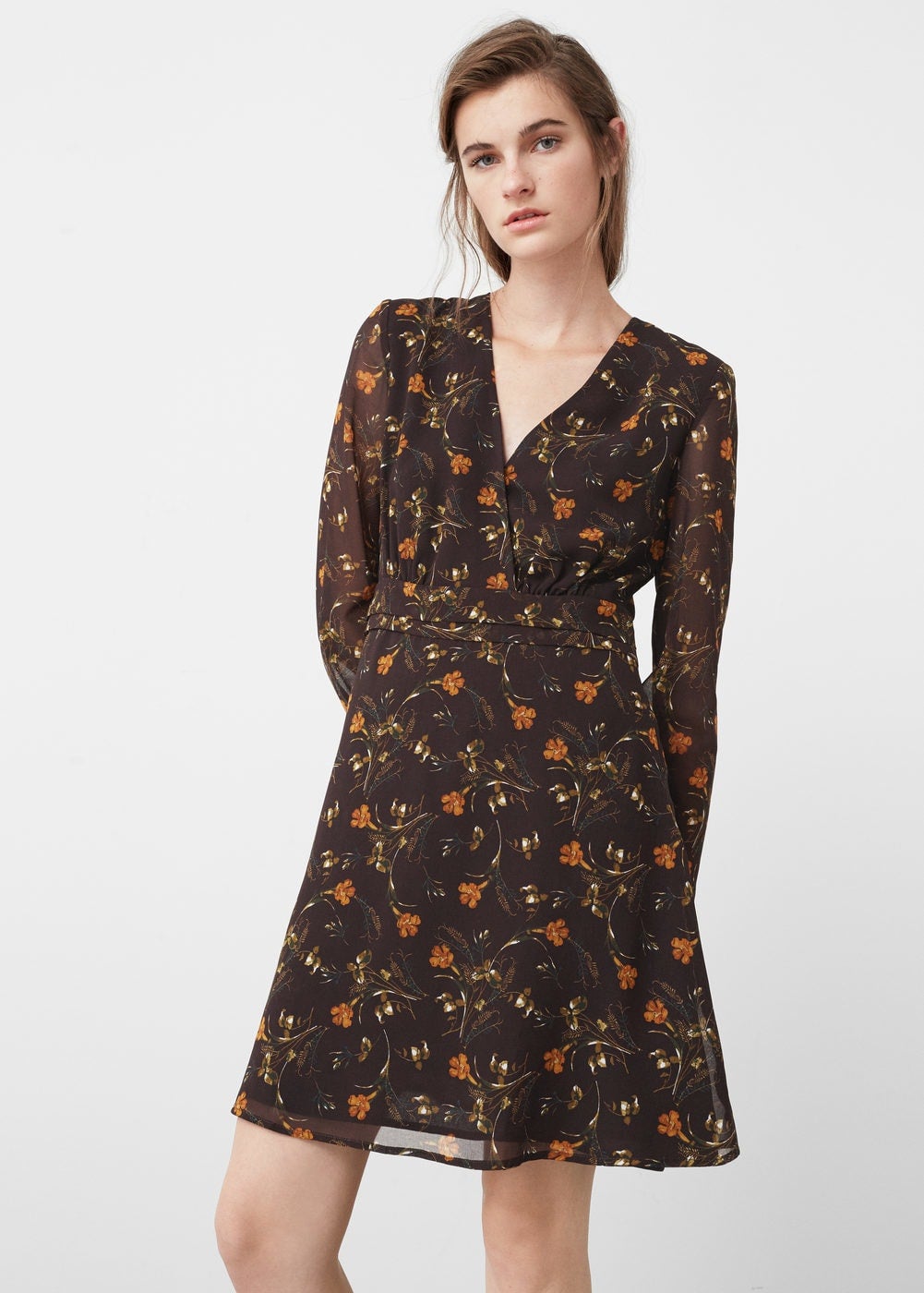Vestido estampado floral de Mango Outlet: 9,99 euros.
