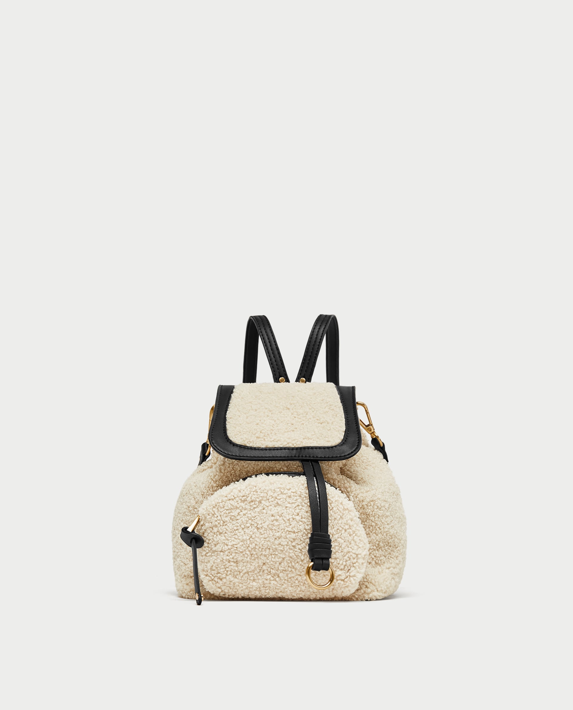 Mochila de borreguil de Zara: 9,99 euros.