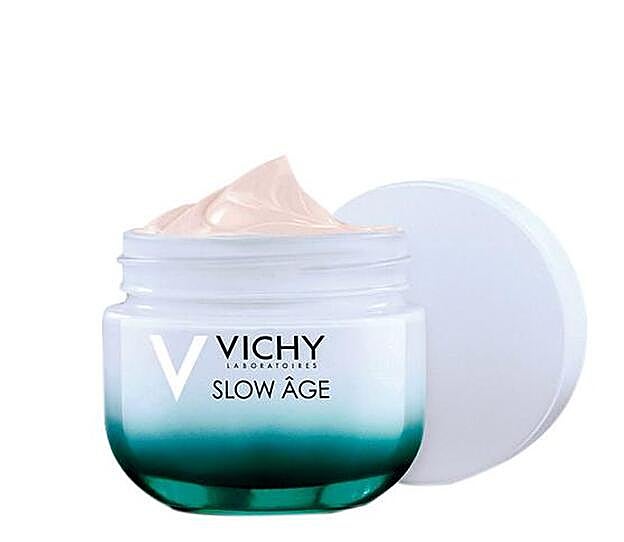 TRÍO GANADOR: Slow Age Crema Correctora Diaria de Vichy (33 €), con agua termal, baicalina y bífidus.