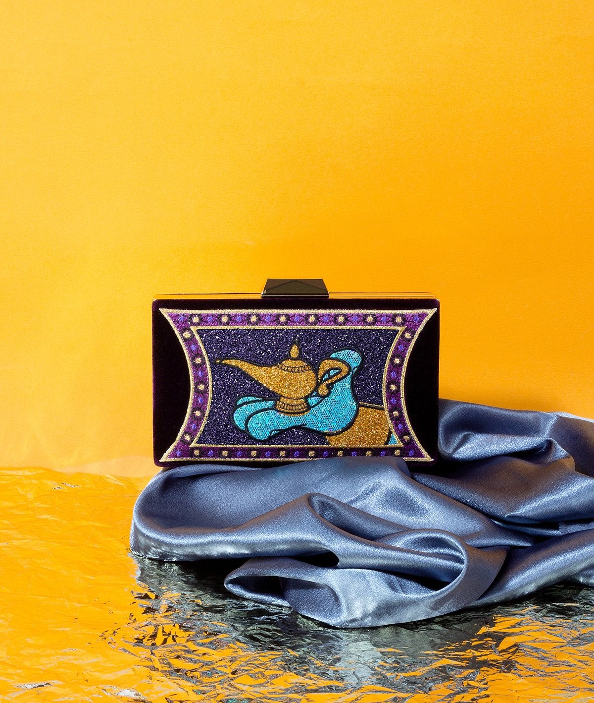 Clutch de la lámpara de Aladín: 62 euros.