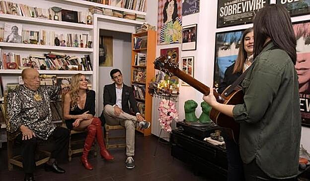 Rappel, Ana Obregón y Victor Janeiro, en casa de Lucía Etxebarría.