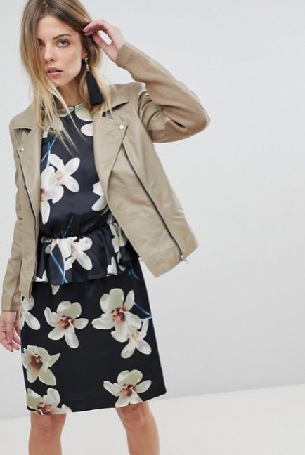 Chaqueta de cuero sintético de Zalando: 334,95 euros.