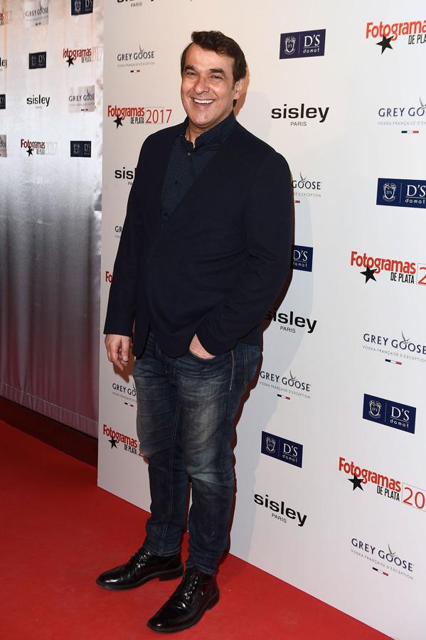 Luis Merlo posa para la prensa en los 68 Premios Fotogramas de Plata.
