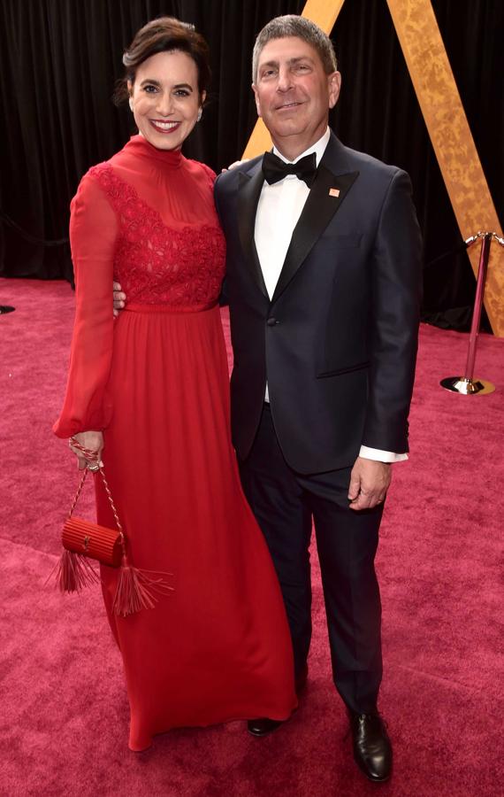 Laura Shell y Jeff Paul en su paso por la alfombra roja de los Oscar.