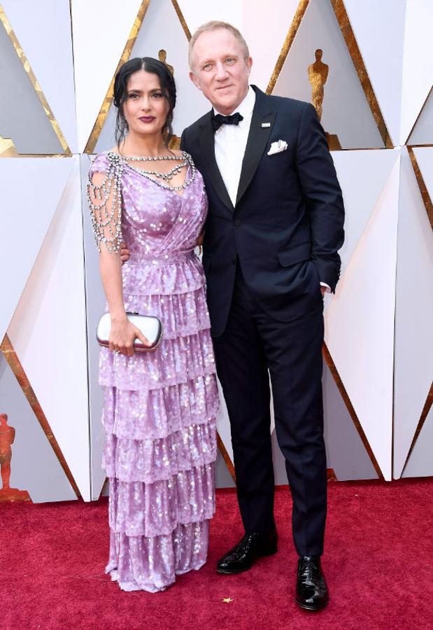 Salma Hayek y Francois Henri Pinault en su paso por la alfombra roja de los premios Oscar.