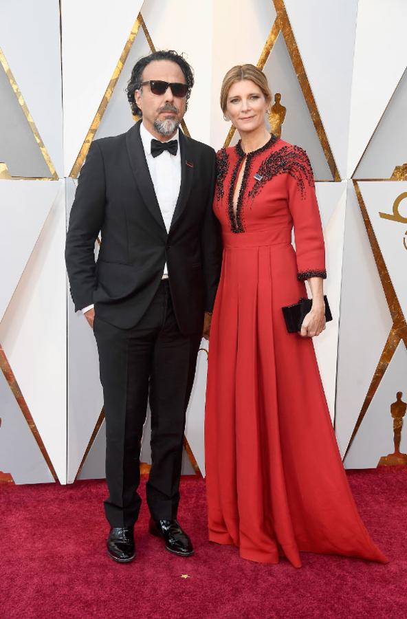 Alejandro González Inarritu y María Eladia Hagerman en la 90ª edición de la alfombra roja de los premios Oscar.