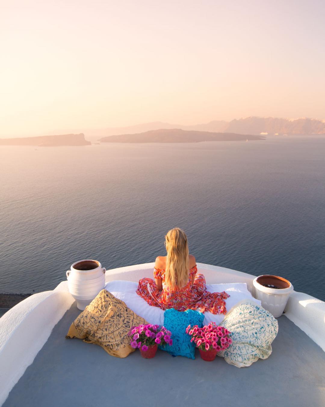 Astarte Suites Hotel en Santorini: 48.000 seguidores en Instagram. Uno de los muchos y preciosos hoteles que hay en la costa de Santorini. Sobran las palabras. Foto: @astartesuites