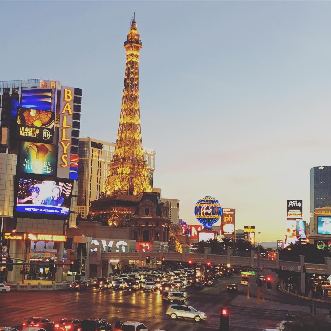 París, Las Vegas: 104.000 seguidores en Instagram. Literalmente es el París de Las Vegas por culpa de la recreada Torre Eiffel en medio del complejo. ¡Está muy conseguida! Foto: @parisvegas.