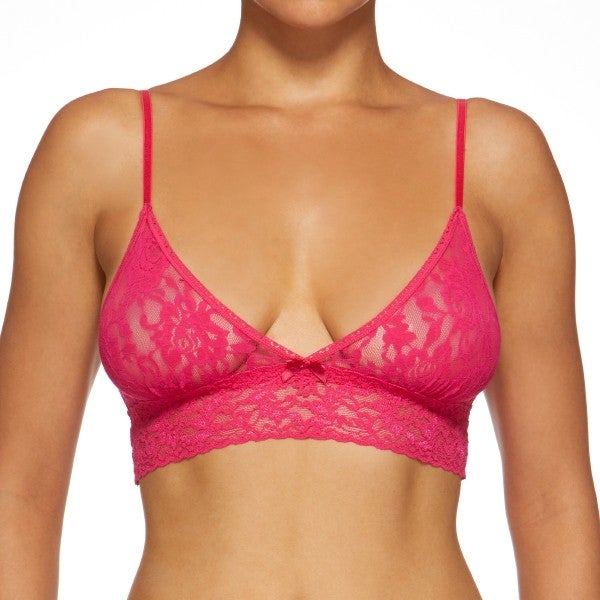 Sujetador de encaje sin aros fucsia de Hanky Pank. Precio: 59 euros.