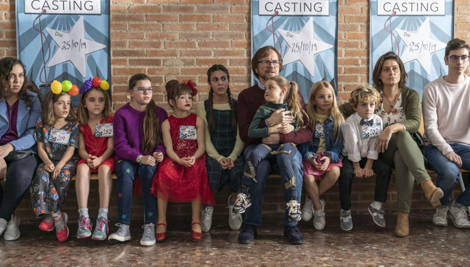 Javier (Santiago Segura) pensaba que esto de la paternidad estaba chupado... Hasta que su mujer se marchó de vacaciones y le dejó como progenitor único de sus cinco hijos. Toda una experiencia.