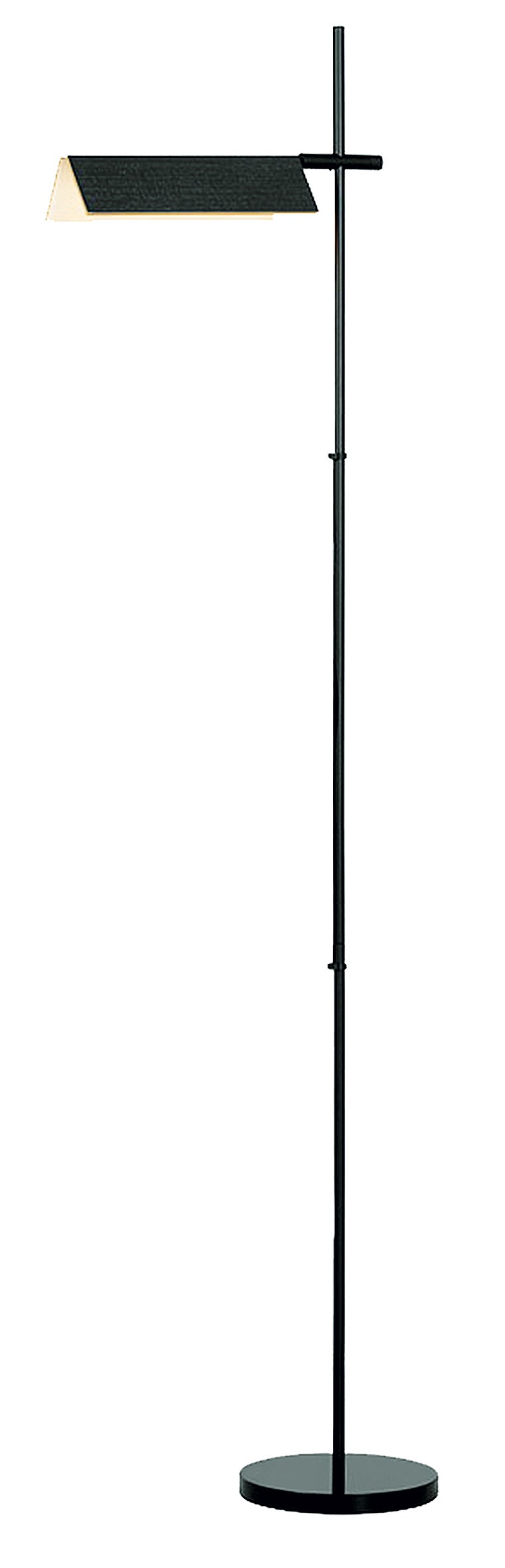 En la Feria del Mueble de Estocolmo brillaron las lámparas Flik Flak, para mesa, suelo o pared, con pantallas de chapa de abedul.