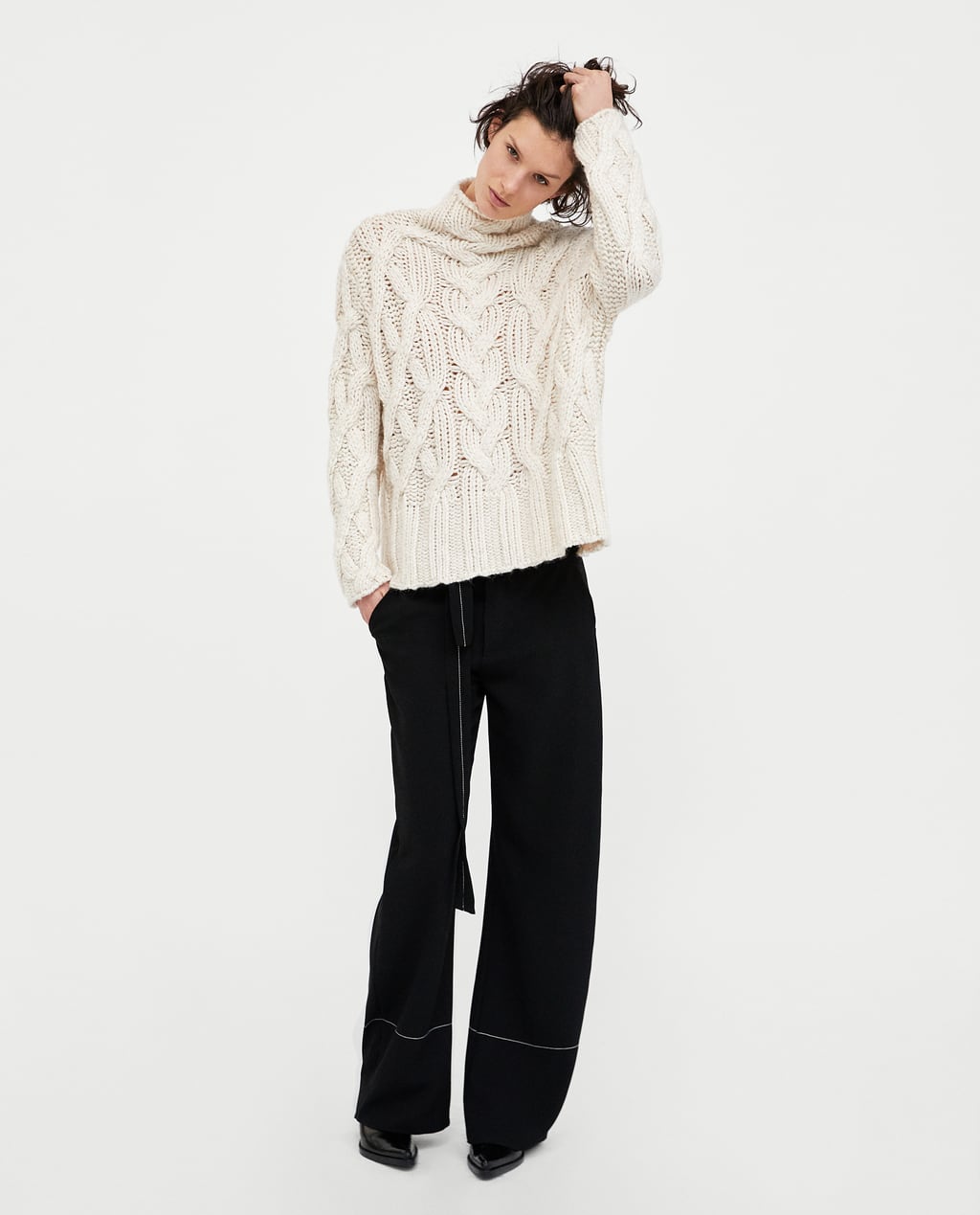 Jersey oversized de ochos de Zara (29.95 euros).