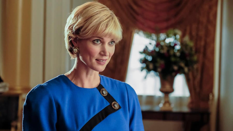 La actriz Bonnie Soper como la Princesa Diana.