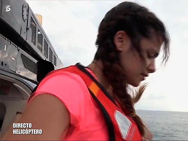 Melissa Vargas concentrada antes de saltar.