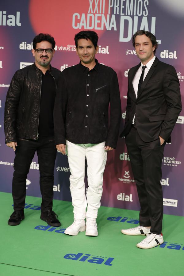 El trío musical Bacilos, con looks muy 'sporty'.