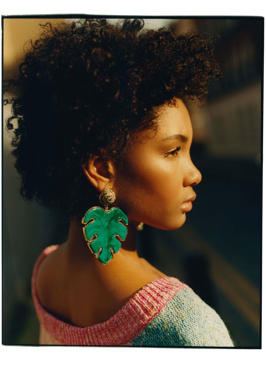 Pendientes con hojas de Uterqüe: 49 euros.