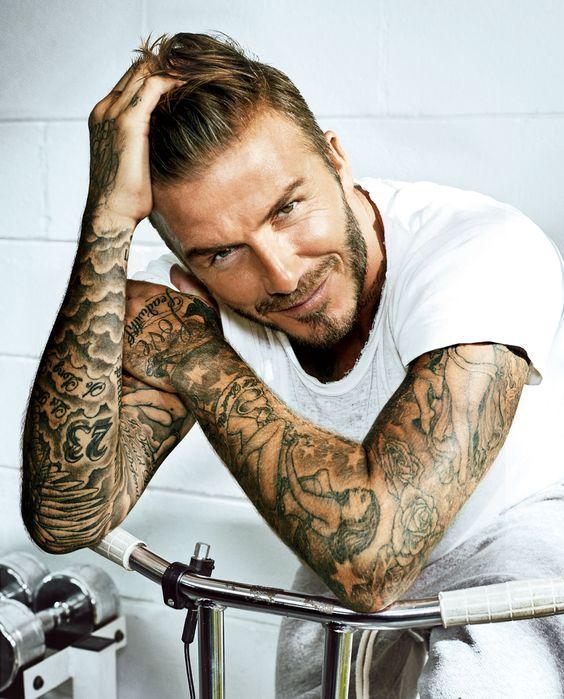 David Beckham comparte uno de sus tatuajes con su hijo mayor. Esta familia tiene un vicio a la tinta, eh...