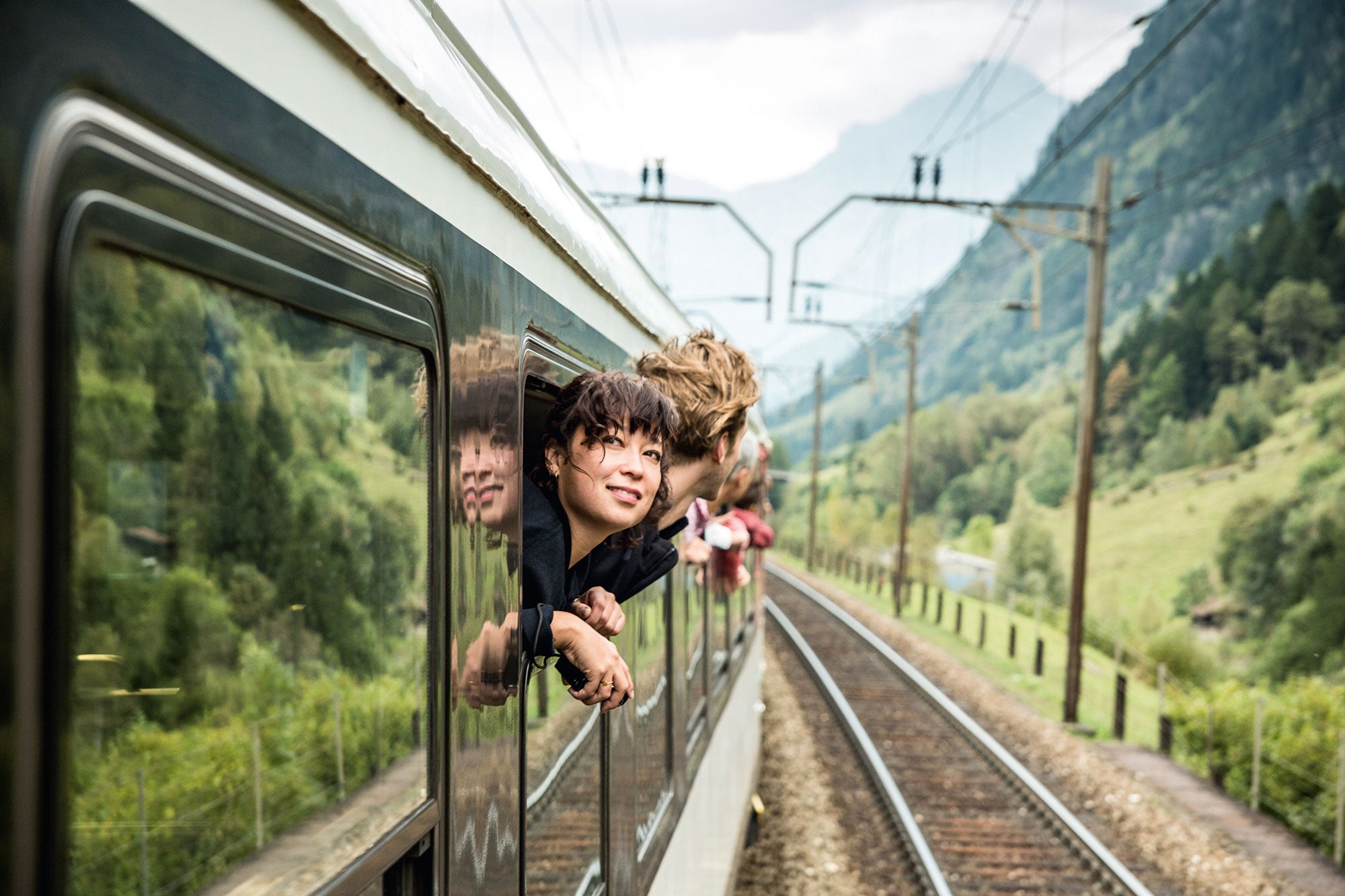 Todos a bordo: desde Lucerna, a 50 km de Zurich, parte el Gottard Panorama Exprés, que recorre los Alpes suizos. En esta ciudad, no dejes de visitar el lago de los Cuatro Cantones, el centro de arte KKL y el puente de madera más antiguo del mundo. Puedes alojarte en el hotel Waldstaetterhof, junto a la estación, desde 121 euros (www.hotel-waldstaetterhof.ch).