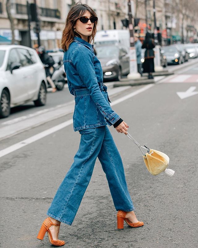 Que el denim nunca pasa de moda es una verdad universal, pero este primavera lo llevaremos a su máxima expresión con total looks vaqueros, como Jeanne Damas