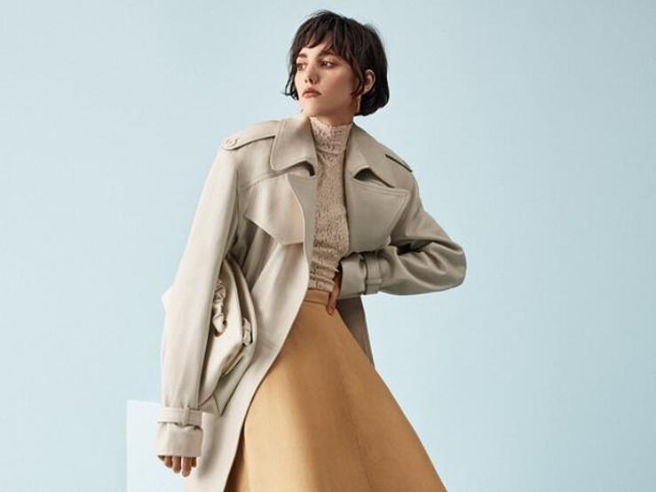 Fotos: Así se reinventa el trench, el clásico más atemporal