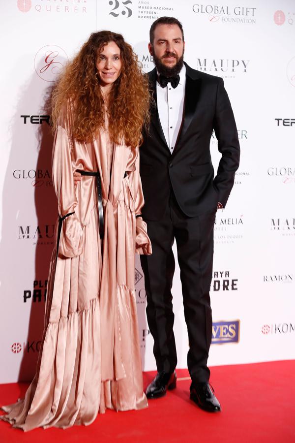 Blanca Cuesta y Borja Thyssen en la alfombra roja de la Global Gift Gala Madrid.
