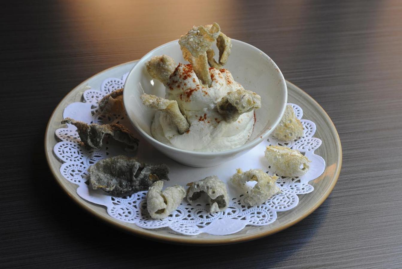 Con sus torreznos de piel crujiente