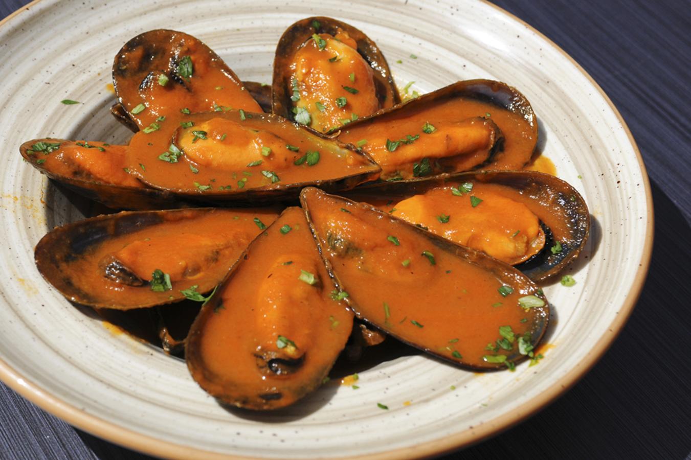 Con salsa de tomate.