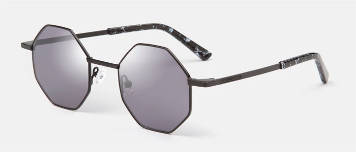 Gafas de sol uniese con forma geométrica de Mó Sun: 49 euros.