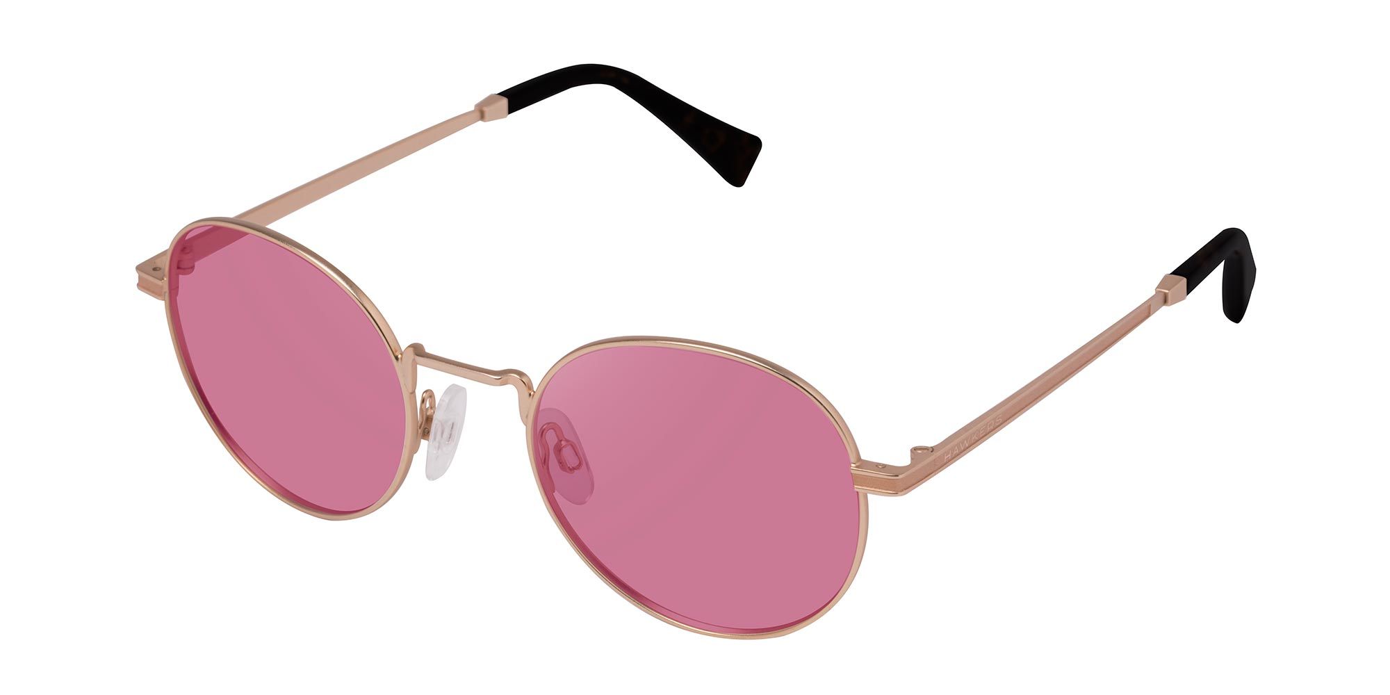 Gafas de sol en color fucsia de Hawkers: 35 euros.