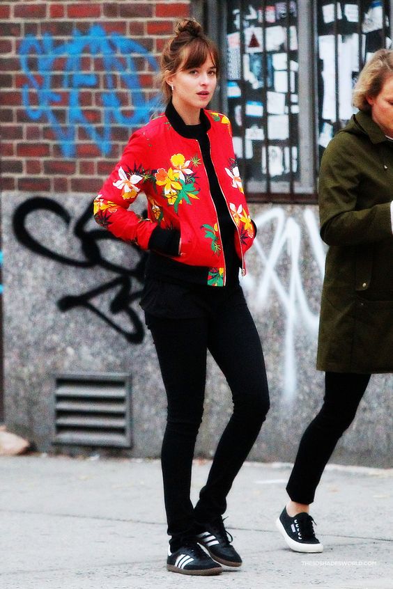 Aunque nos encanta la versión con flequillo de Dakota Johnson.