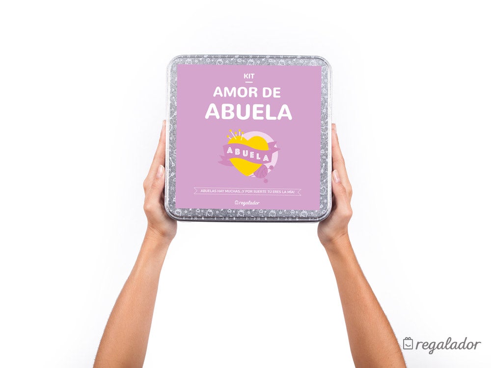 ¡El kit de la súper-abuela! Un detalle bonito, sencillo y cargado de amor para ella. La agenda de los recuerdos, el chocolate de escapadas y una taza para decirle que es la mejor. 32.95€