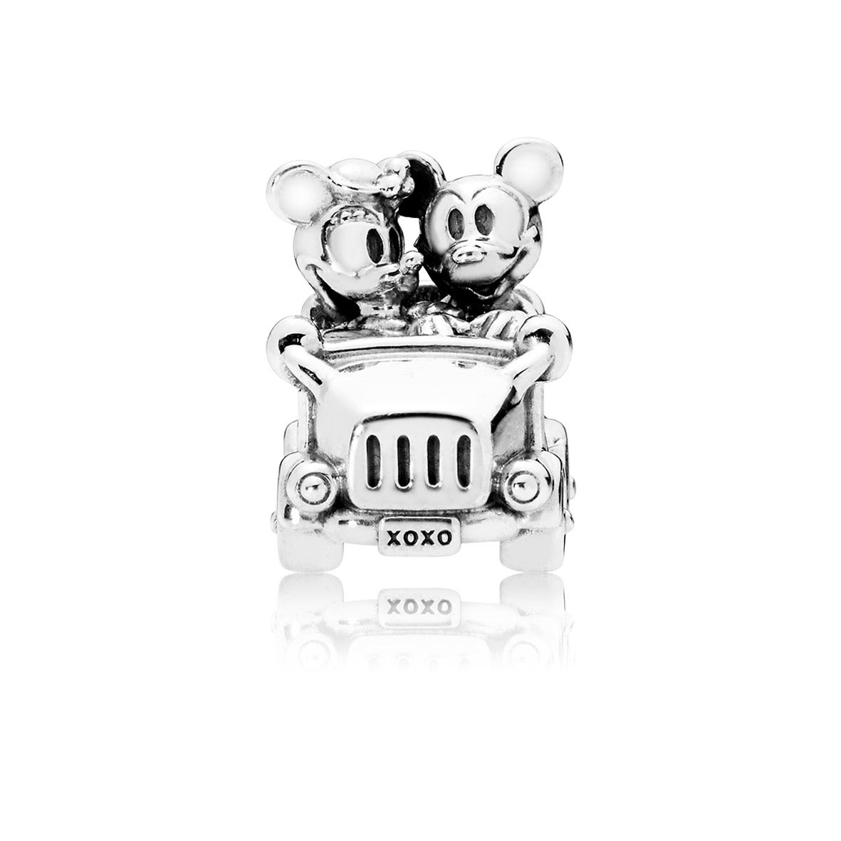 Pieza coche vintage de Minnie y Mickey de Pandora. Plata de primera ley. (45 euros).