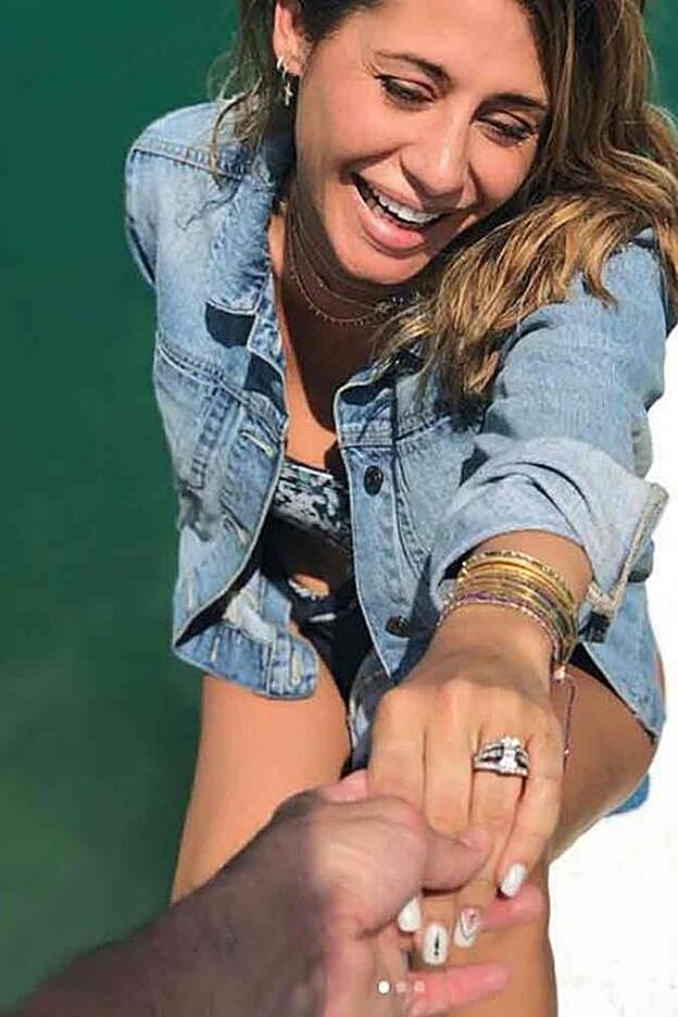 Elana Tablada ha anunciado su boda con esta foto.