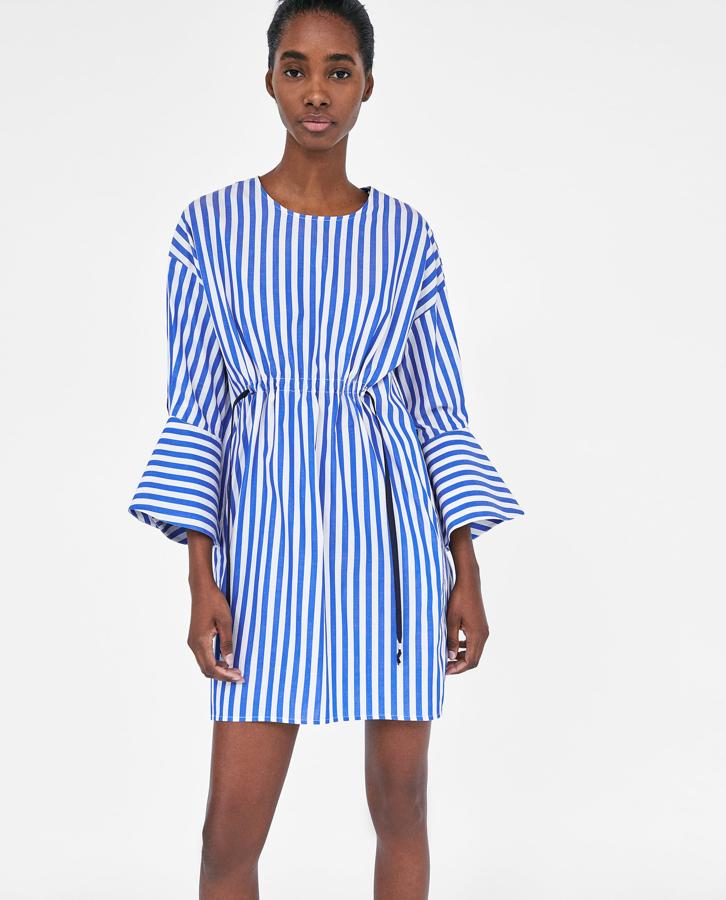 Vestido de rayas con cinta de Zara: 29,95 euros.