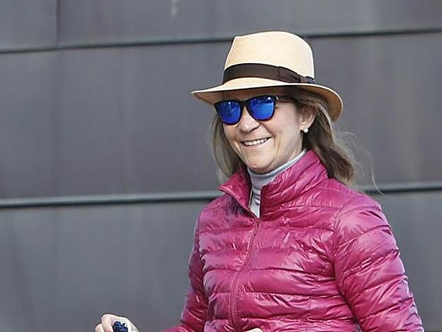 Doña Elena llegando al hospital.