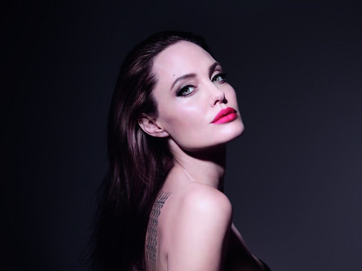 Fotos: Angelina Jolie se une a Guerlain en recuerdo a su madre