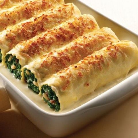 Canelones de espincas y queso ricotta.