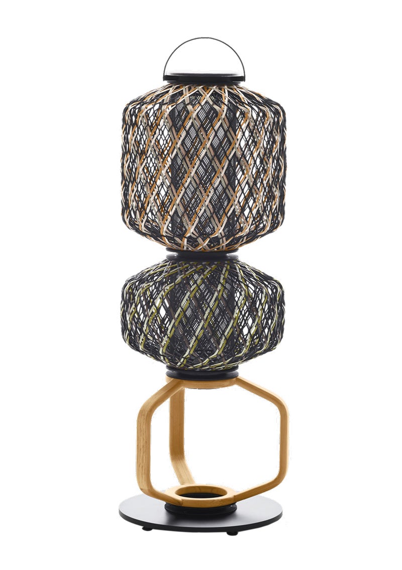 Lámparas (aunque su diseñador, Stephen Burke, prefiere llamarlas linternas)inspiradas en el arte africano.
