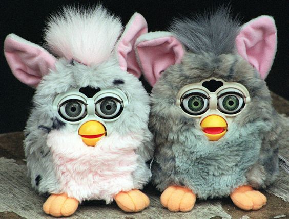 El Furbie, uno de los peluches más famosos de nuestra infancia. Habla, canta, parpadea... Para muchos una monada del universo, para otros su peor pesadilla.