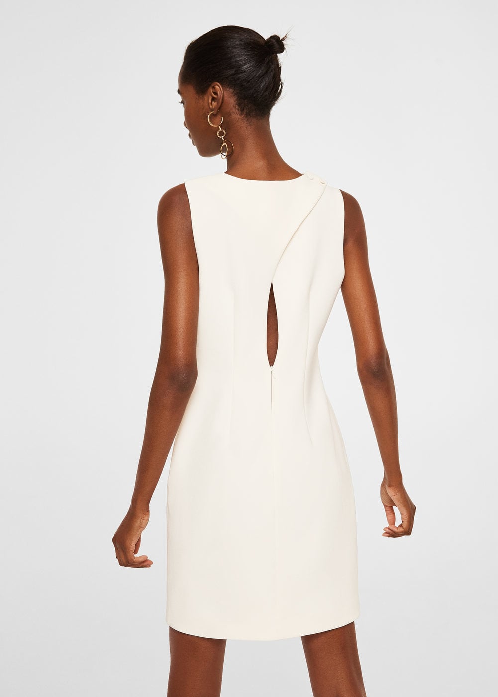 Y lo bueno de este vestido es que, además de ser más barato, es más sexy.