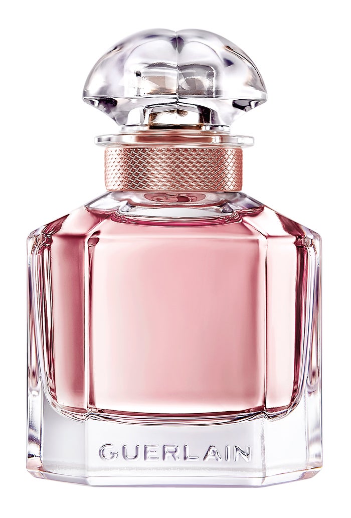 Mon Guerlain Florale de Guerlain (92€) se convierte en interpretación luminosa de la feminidad y se inspira en la frescura del rocío de la mañana.