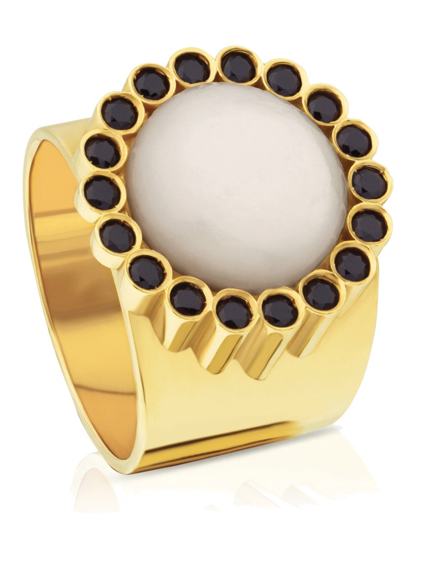 Una está dedicada a las novias y la otra, a las invitadas a la boda: Sí, quiero y The perfect guest.