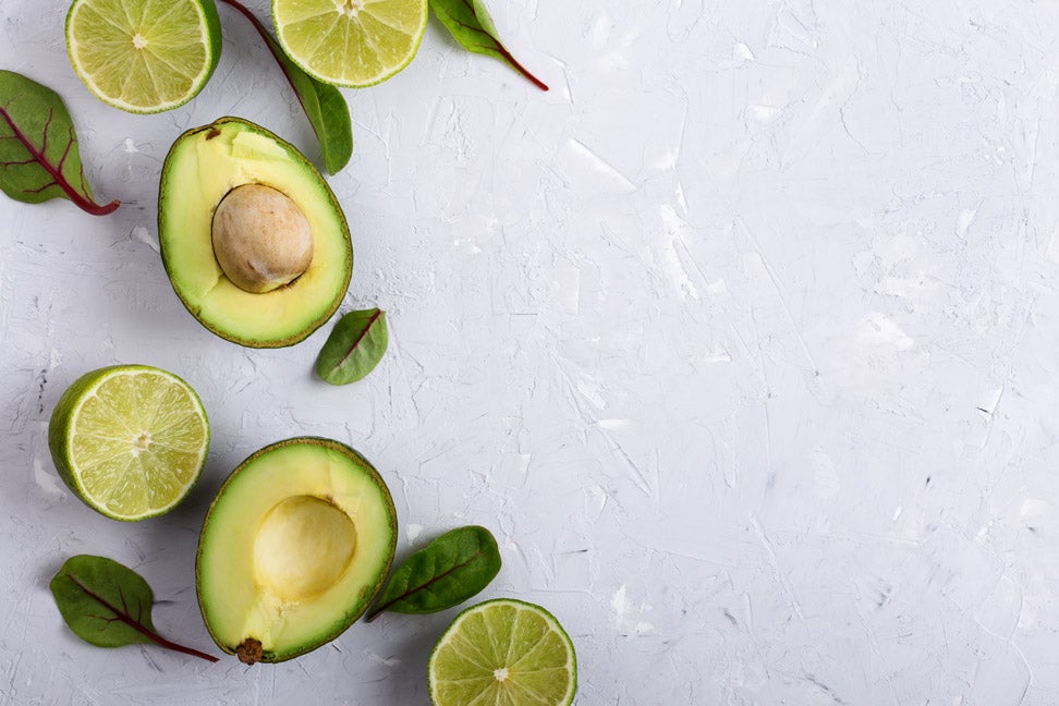 Su buena prensa se justifica por las más de 20 vitaminas y minerales que contienen. Además de su gran capacidad saciante que te ayudará a adelgazar. Por si fuera poco son muy ricos en fibra y grasas monoinsaturadas.