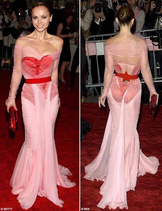 Christina Ricci con un Givenchy en 2008.